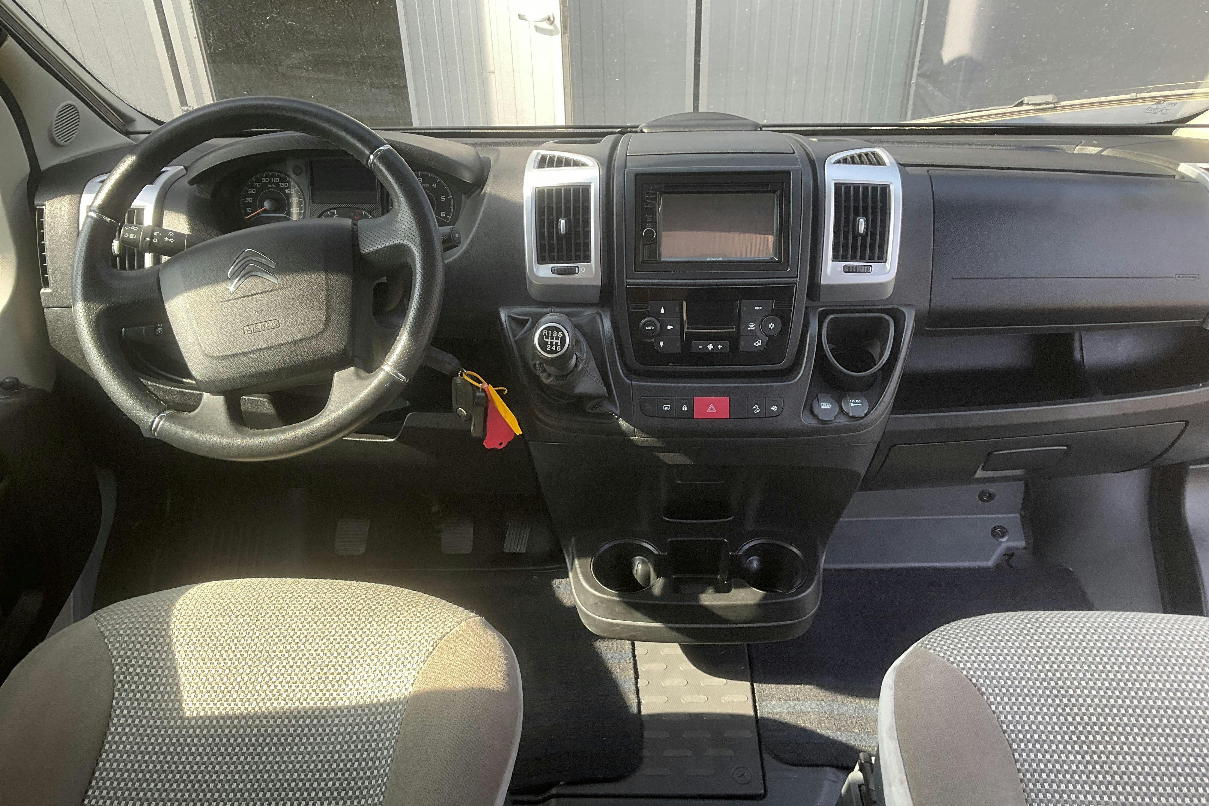Vehicle Image 10