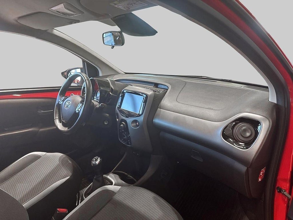Vehicle Image 10