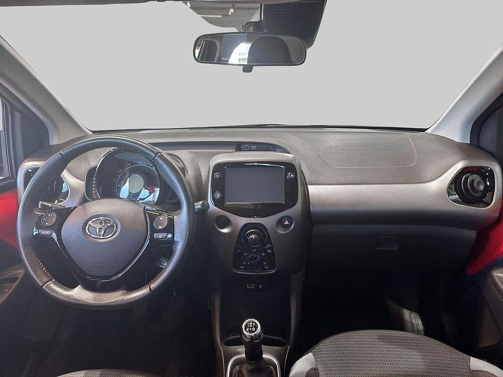 Vehicle Image 12
