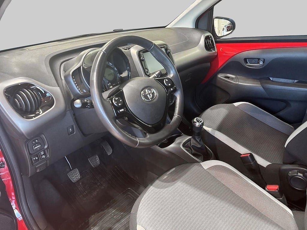 Vehicle Image 14