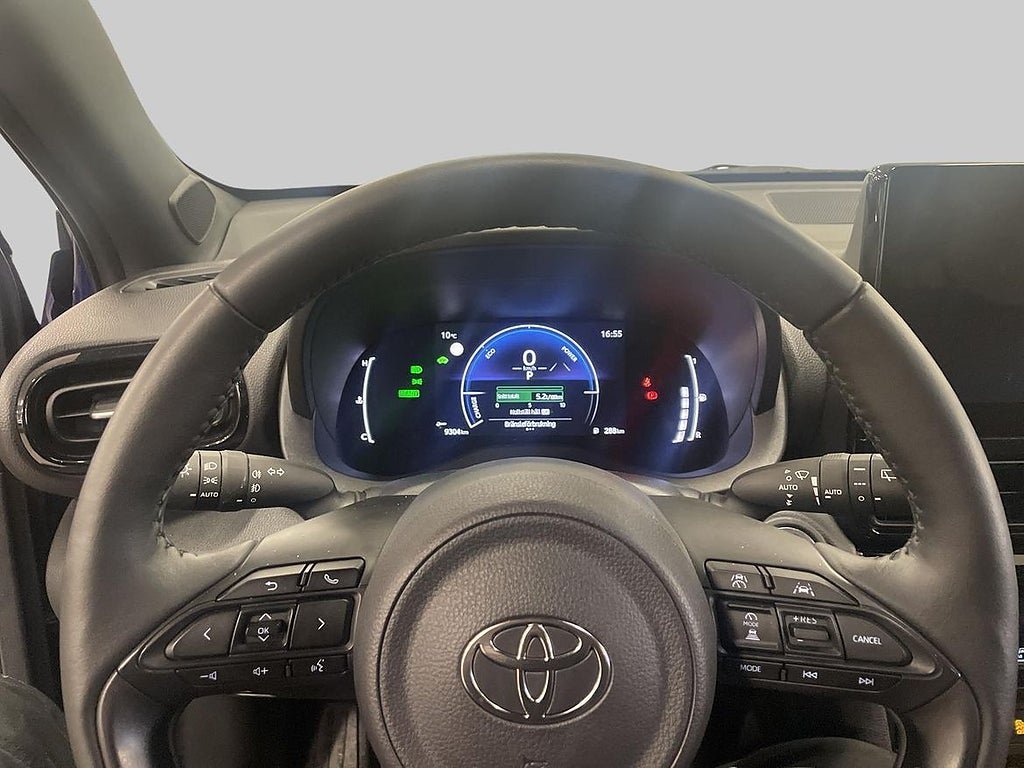 Vehicle Image 14