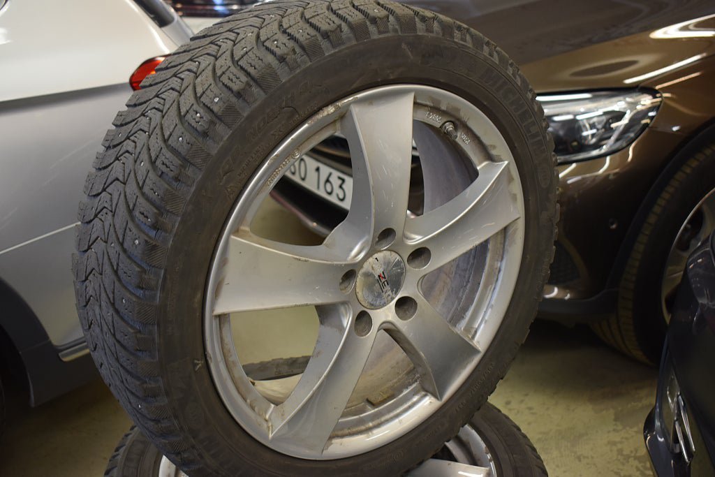 Vehicle Image 13
