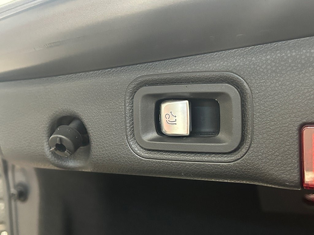 Vehicle Image 26