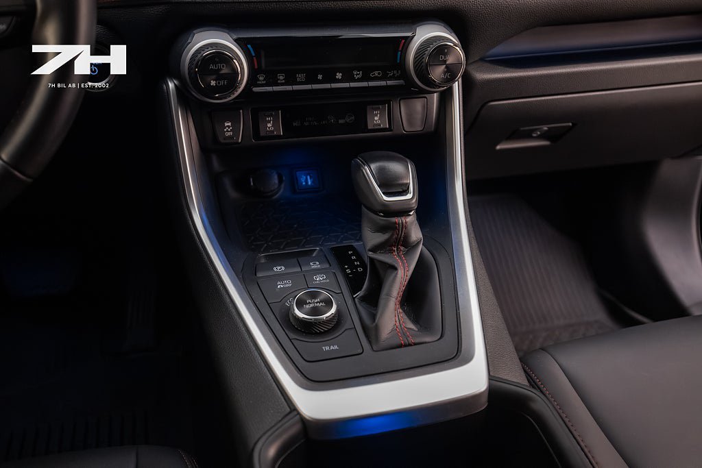 Vehicle Image 13