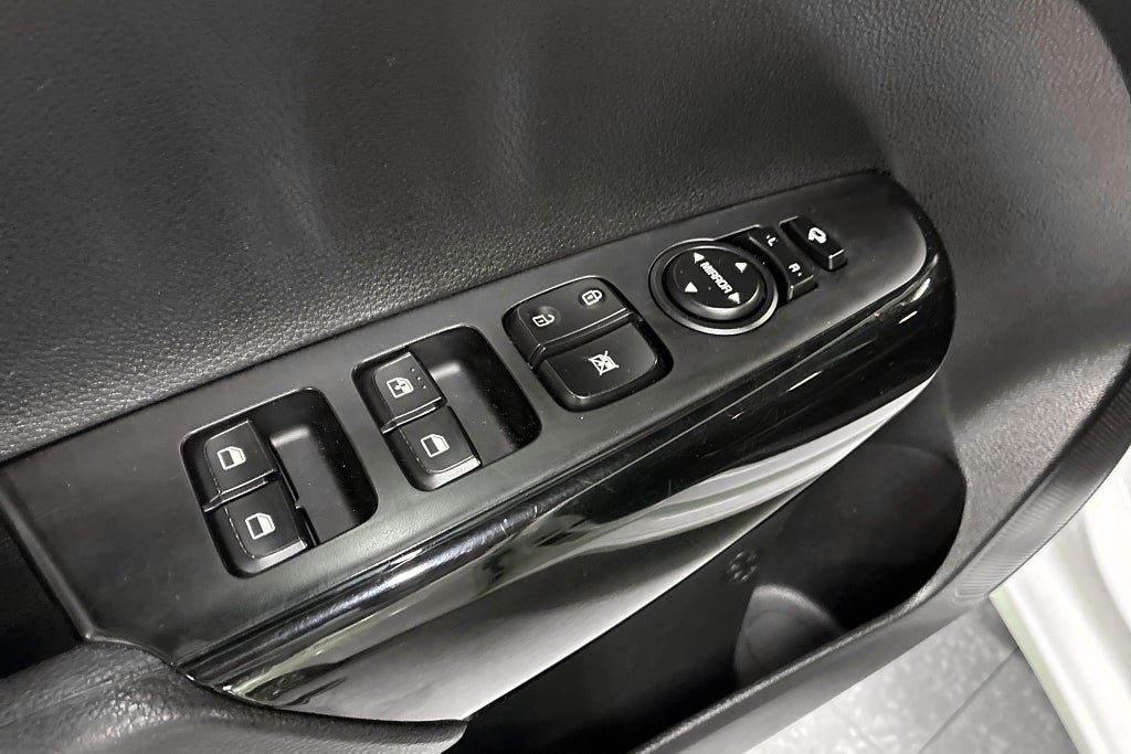 Vehicle Image 18