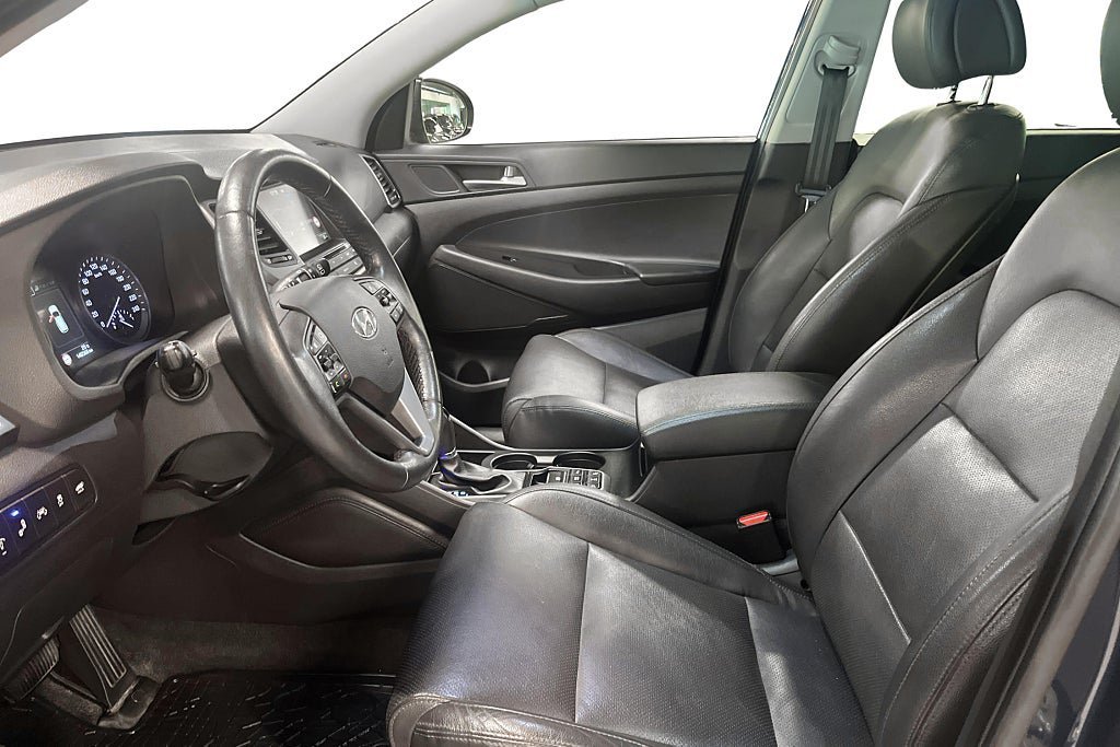 Vehicle Image 13