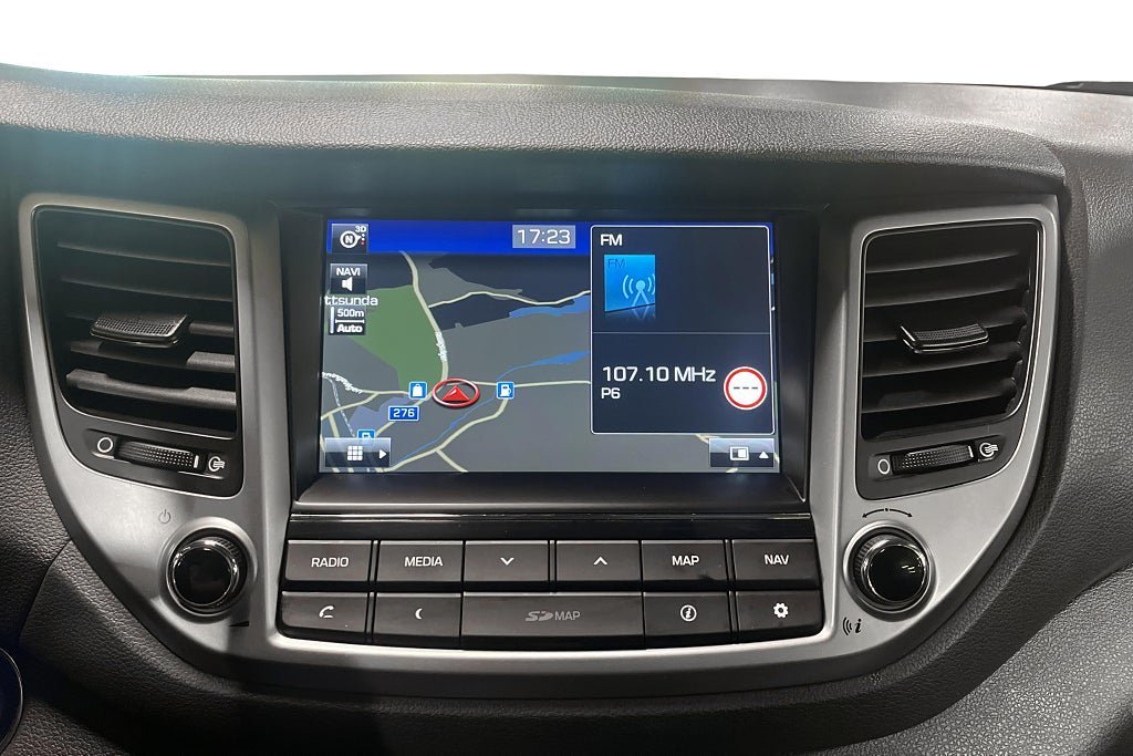 Vehicle Image 25