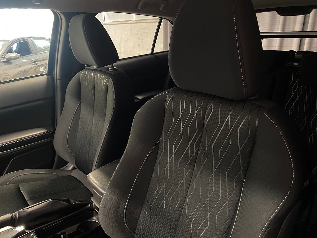 Vehicle Image 11