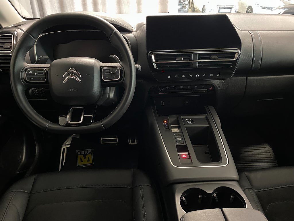 Vehicle Image 11