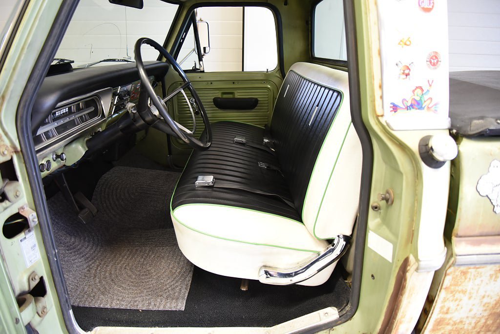 Vehicle Image 21