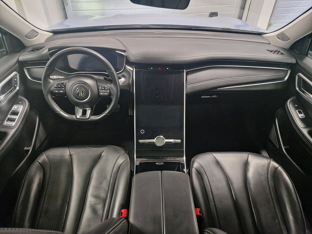 Vehicle Image 10