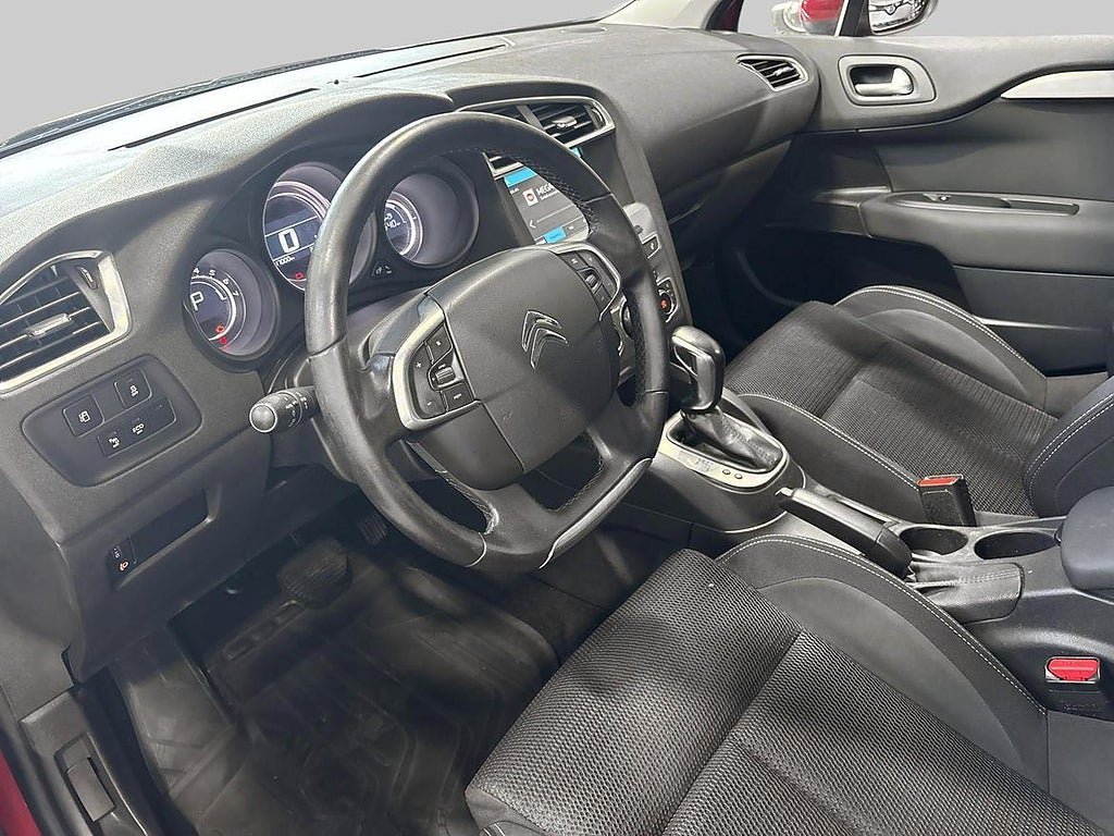 Vehicle Image 14