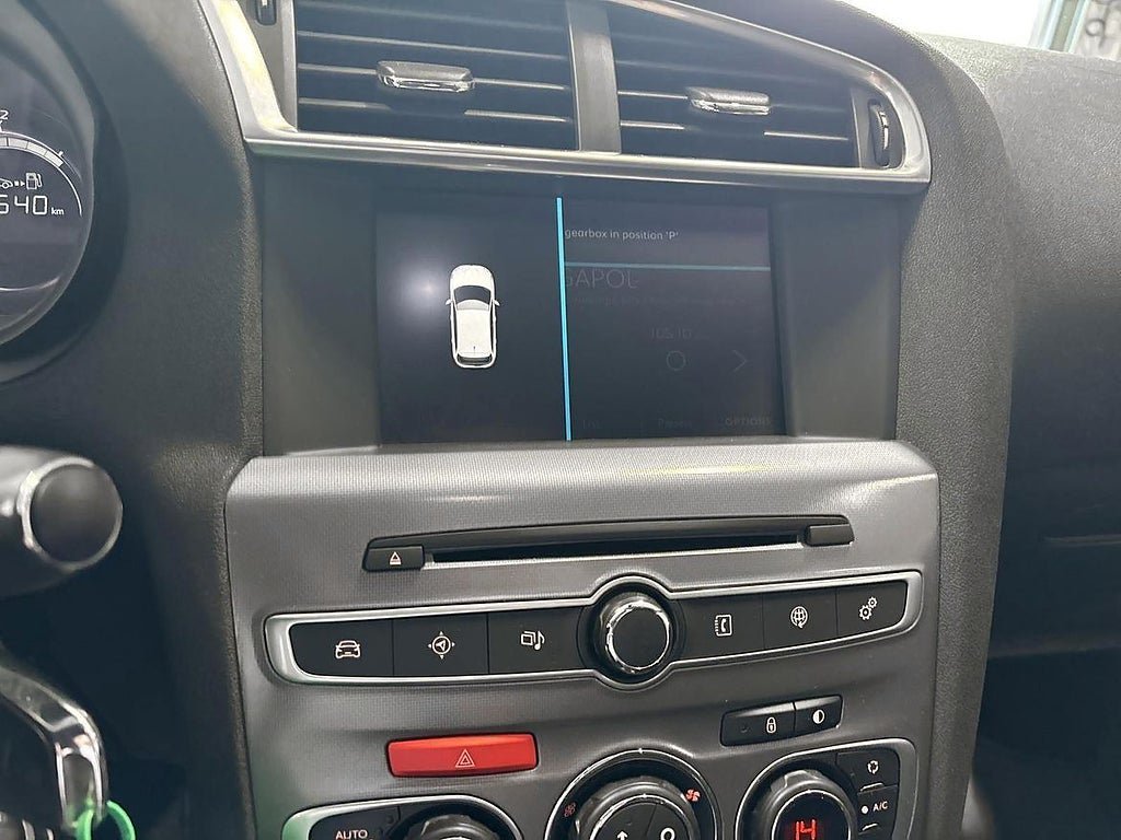 Vehicle Image 17