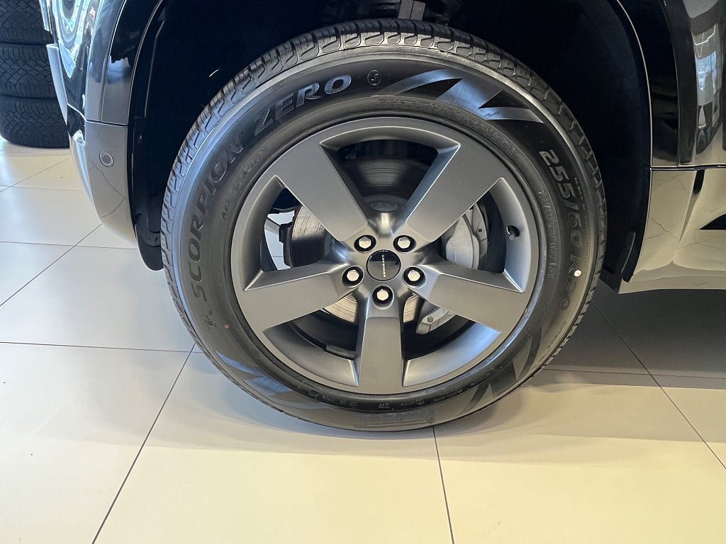 Vehicle Image 9