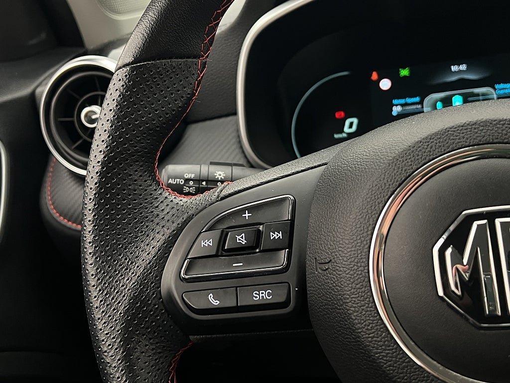 Vehicle Image 24