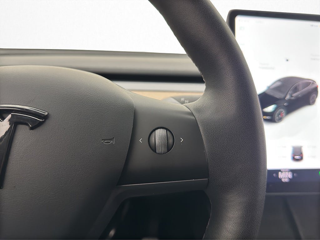 Vehicle Image 28