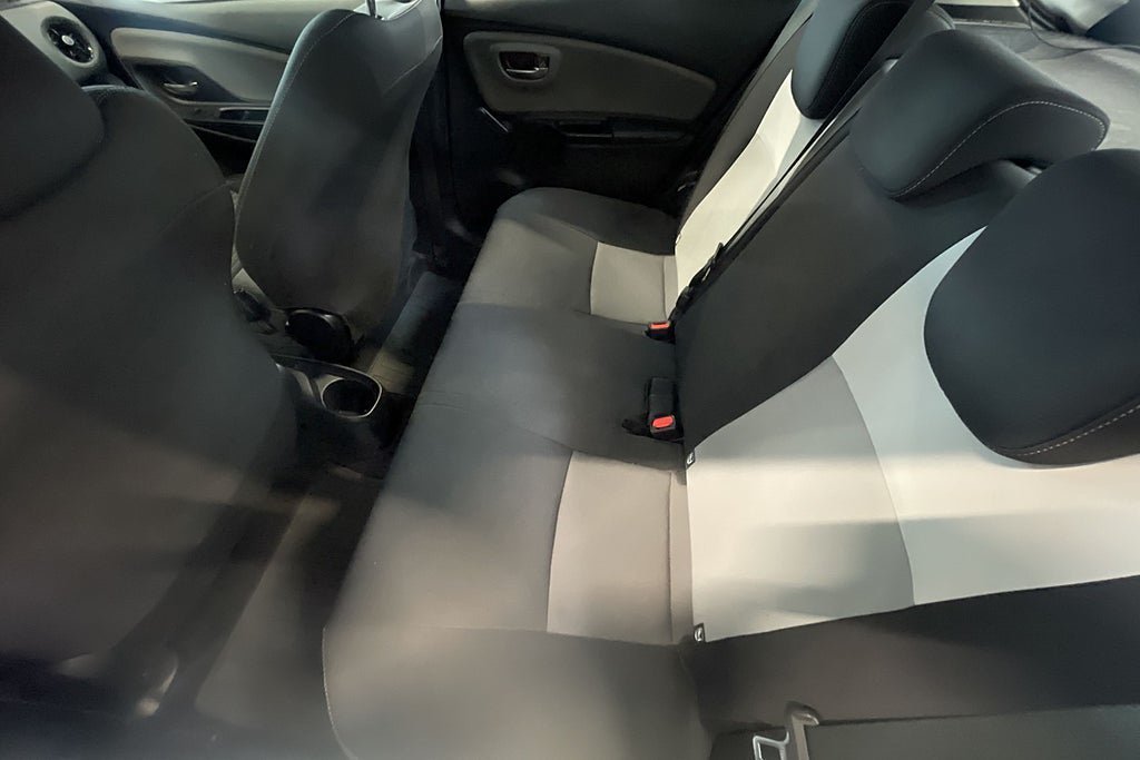 Vehicle Image 9