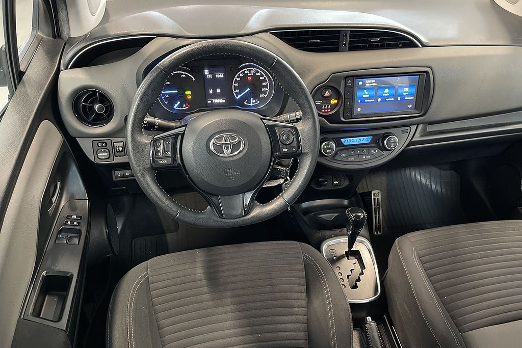 Vehicle Image 11