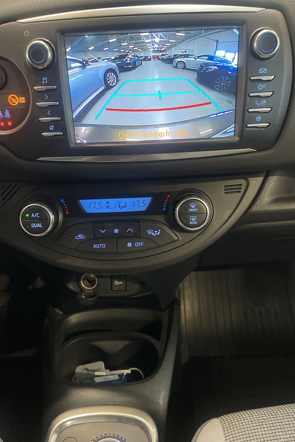 Vehicle Image 12