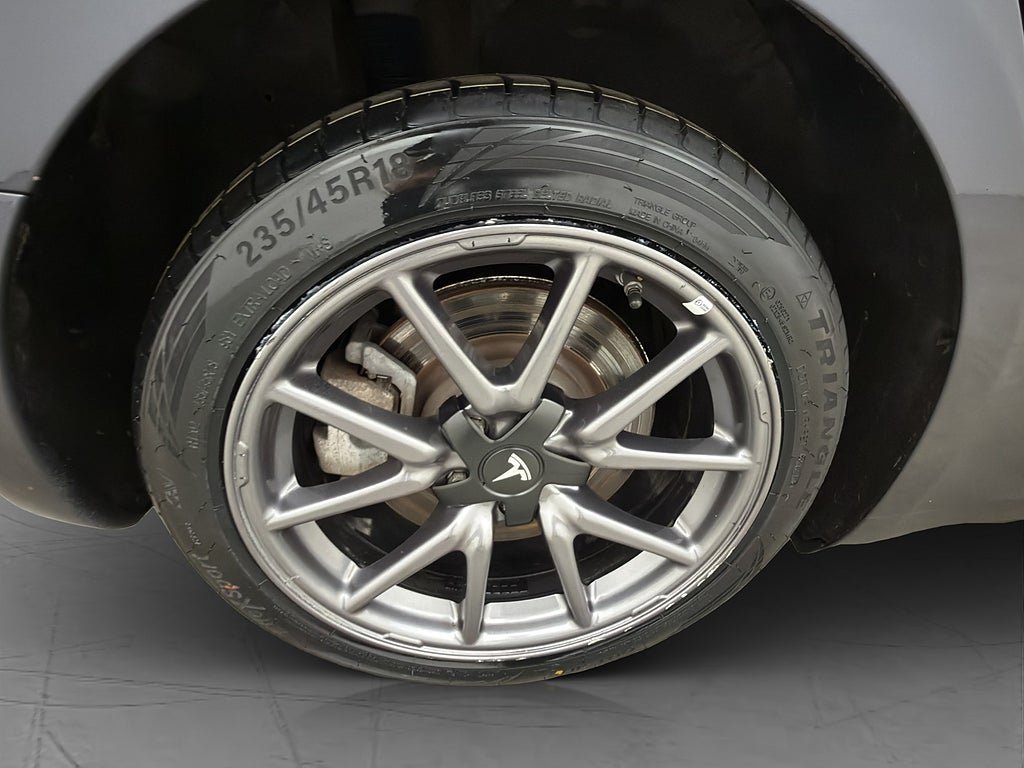 Vehicle Image 30