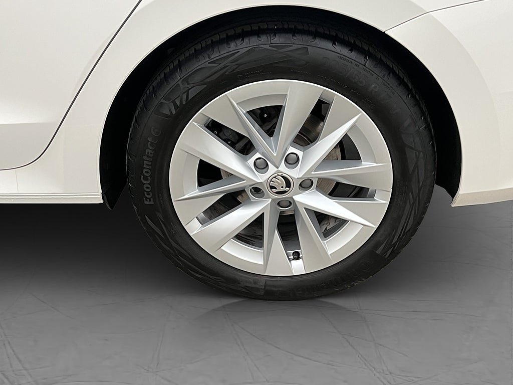 Vehicle Image 35