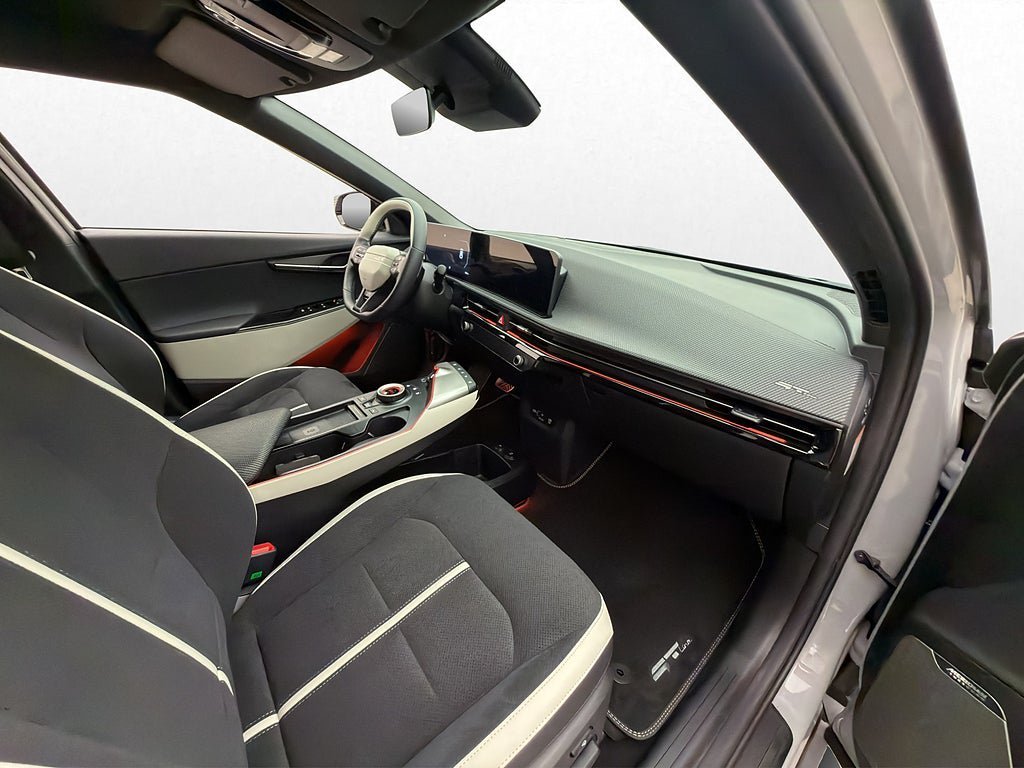 Vehicle Image 32