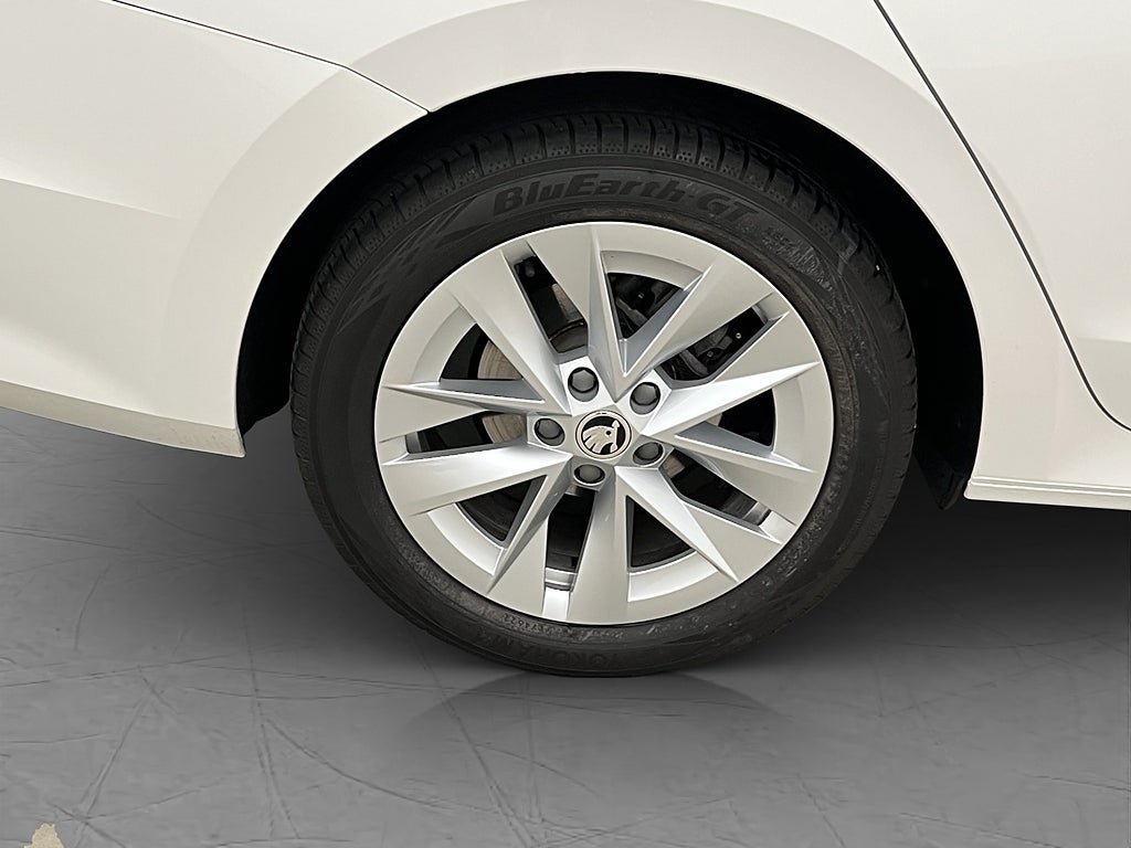 Vehicle Image 36