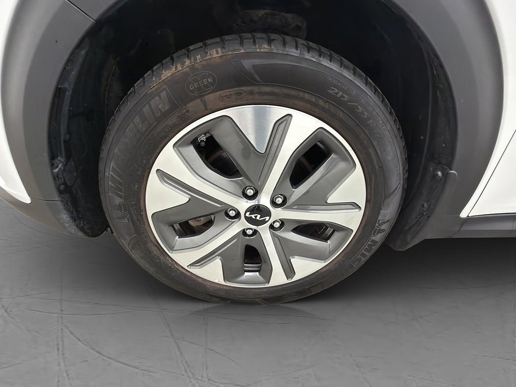 Vehicle Image 33