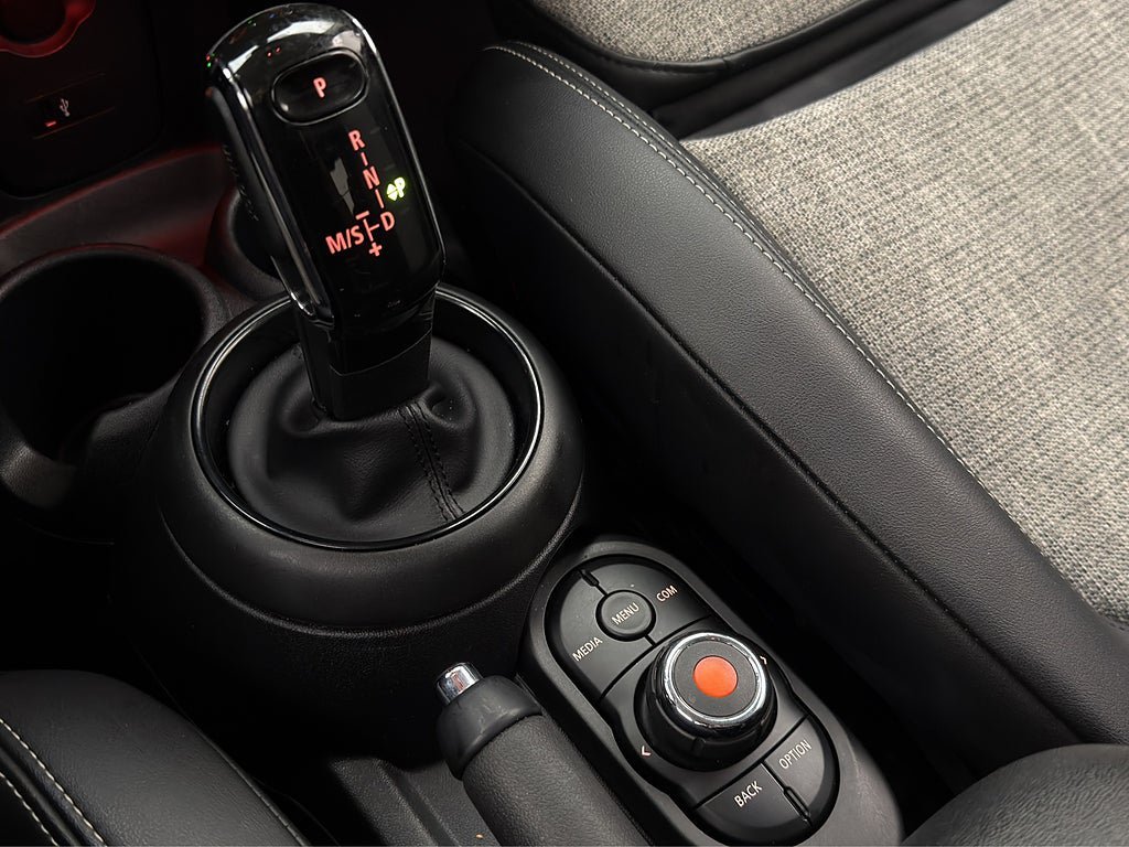 Vehicle Image 23