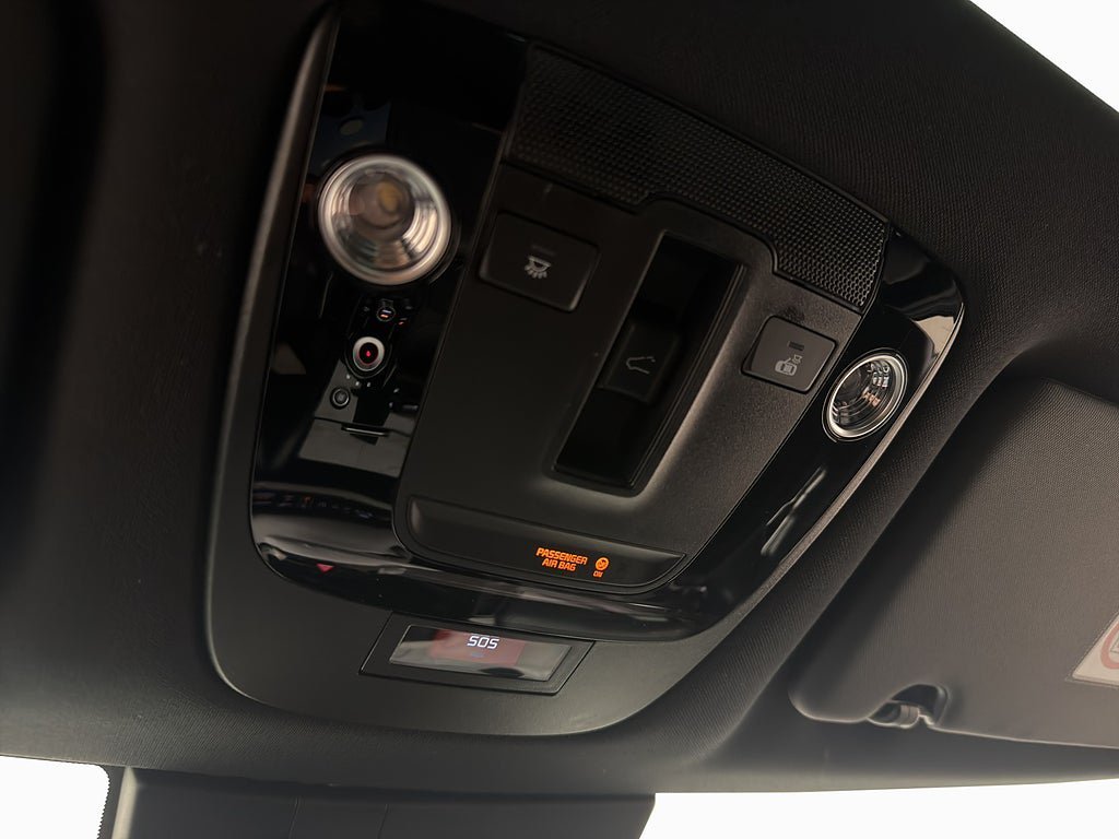 Vehicle Image 25