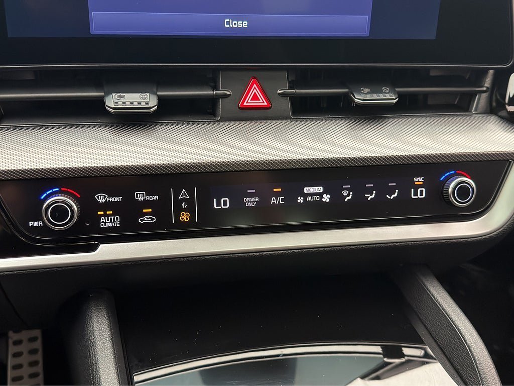 Vehicle Image 29