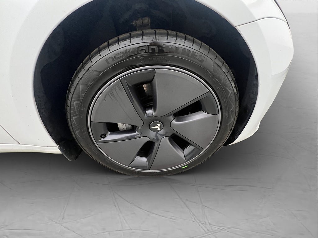 Vehicle Image 33