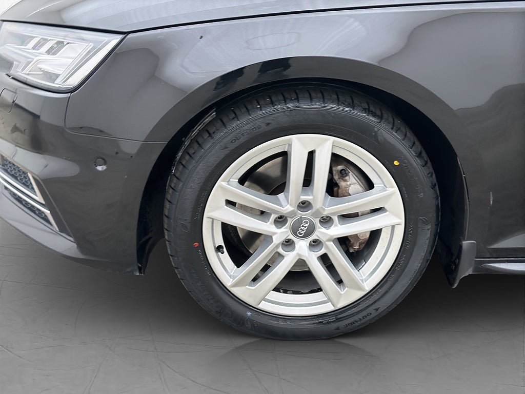 Vehicle Image 30