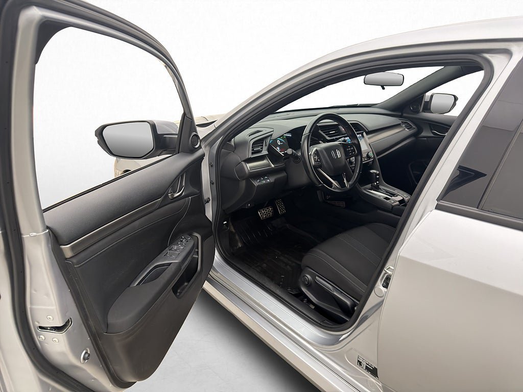 Vehicle Image 10