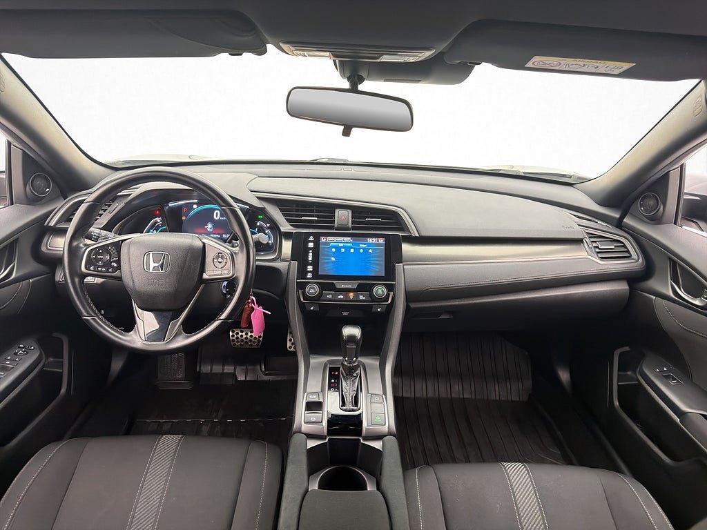 Vehicle Image 12