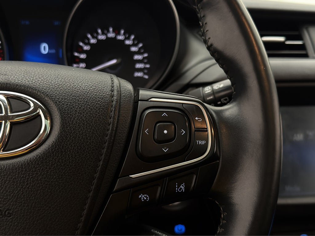 Vehicle Image 19