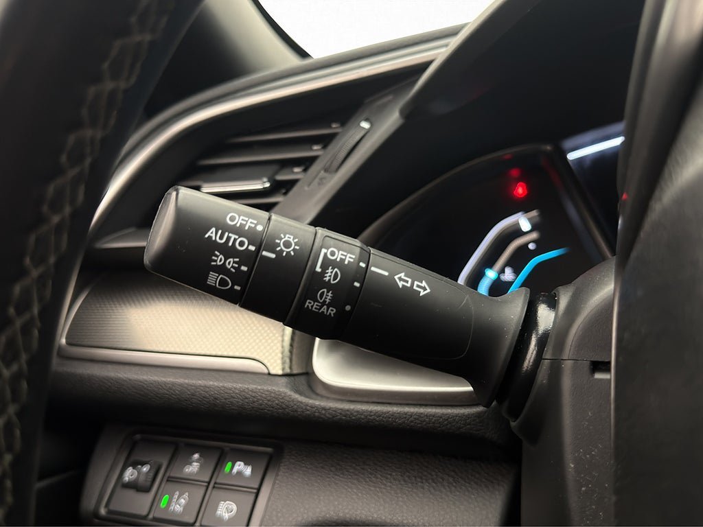 Vehicle Image 16