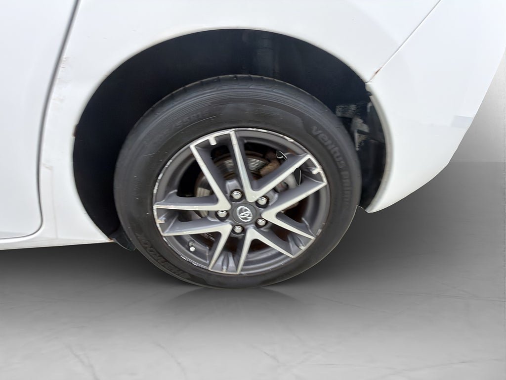 Vehicle Image 30