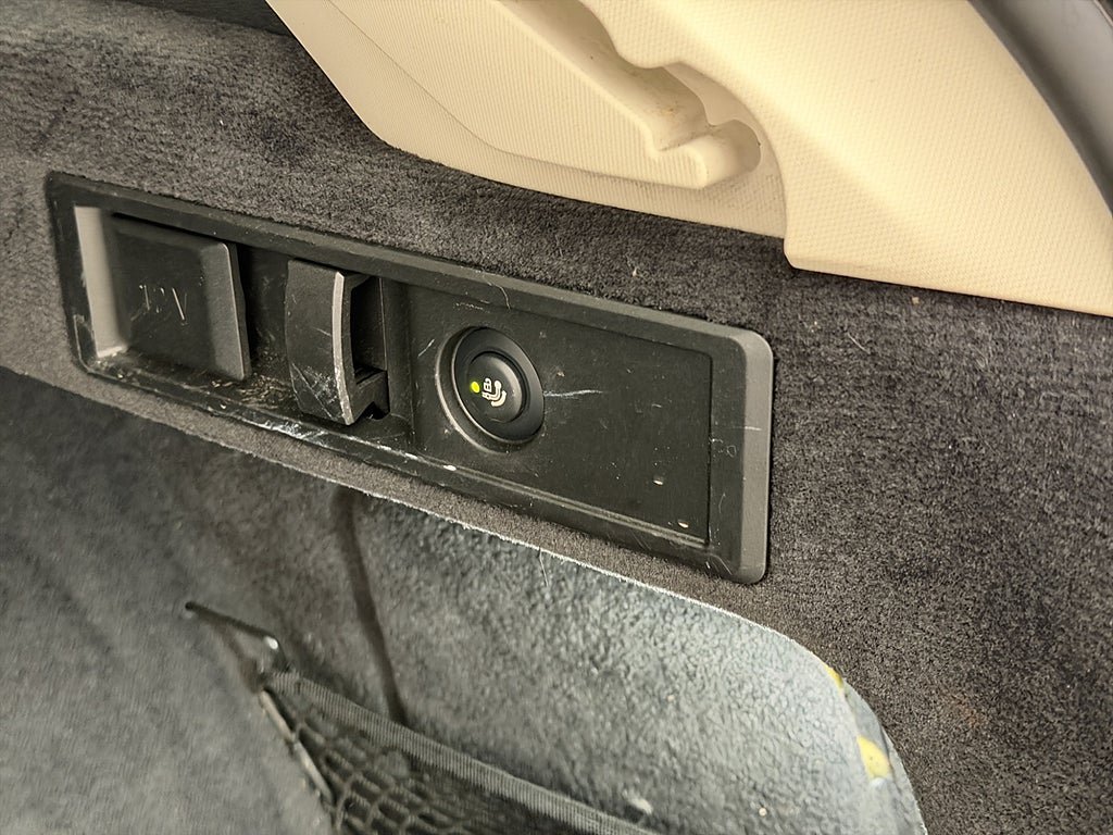 Vehicle Image 24