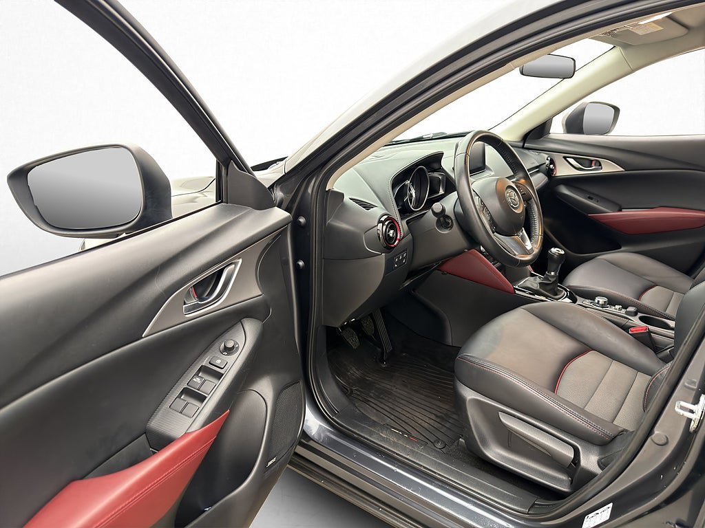 Vehicle Image 8