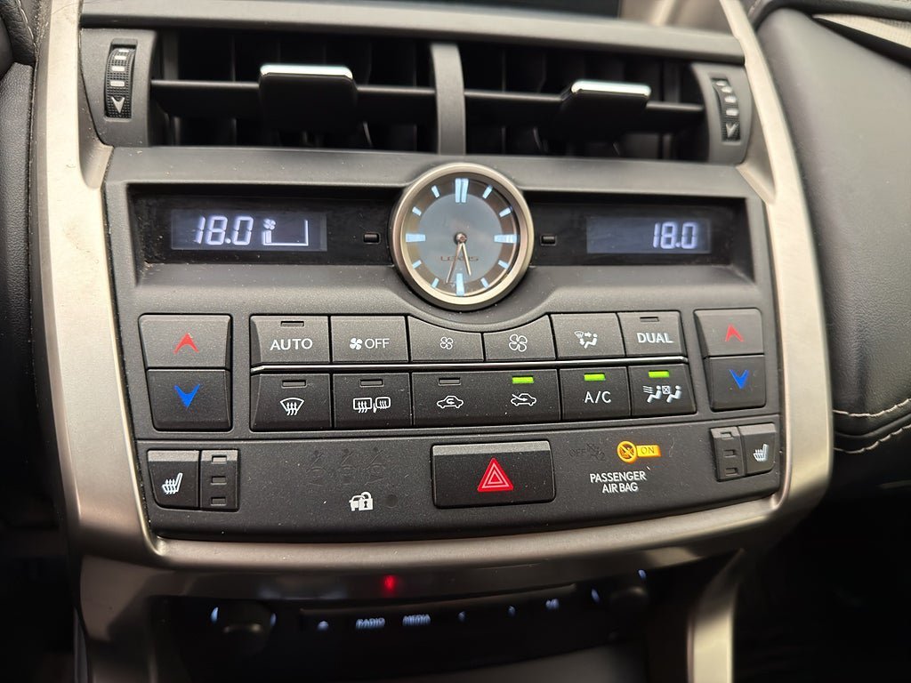 Vehicle Image 24