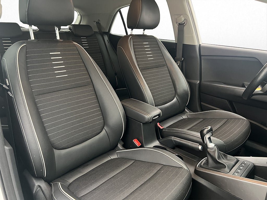 Vehicle Image 22