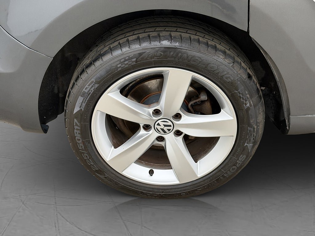 Vehicle Image 30