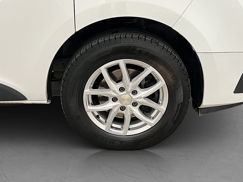 Vehicle Image 30