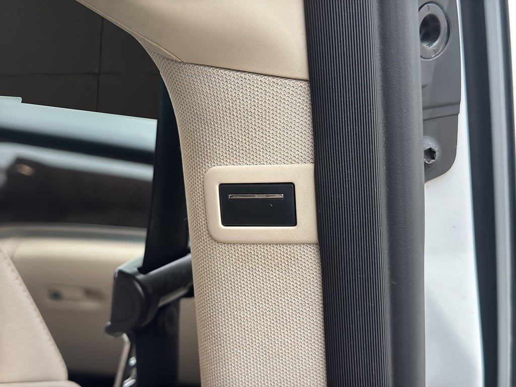 Vehicle Image 27