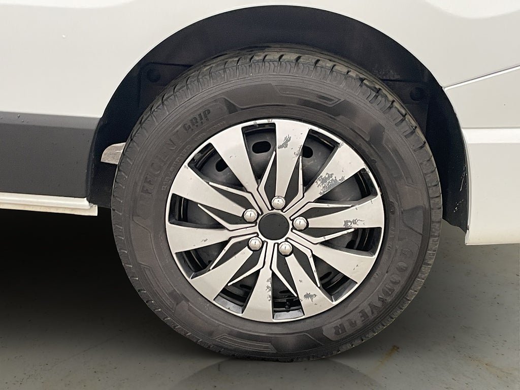 Vehicle Image 31