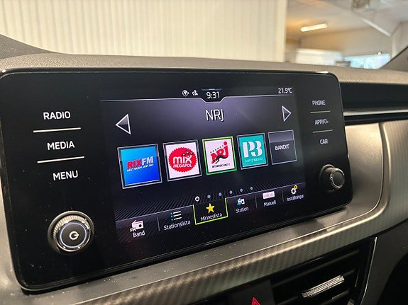 Vehicle Image 16