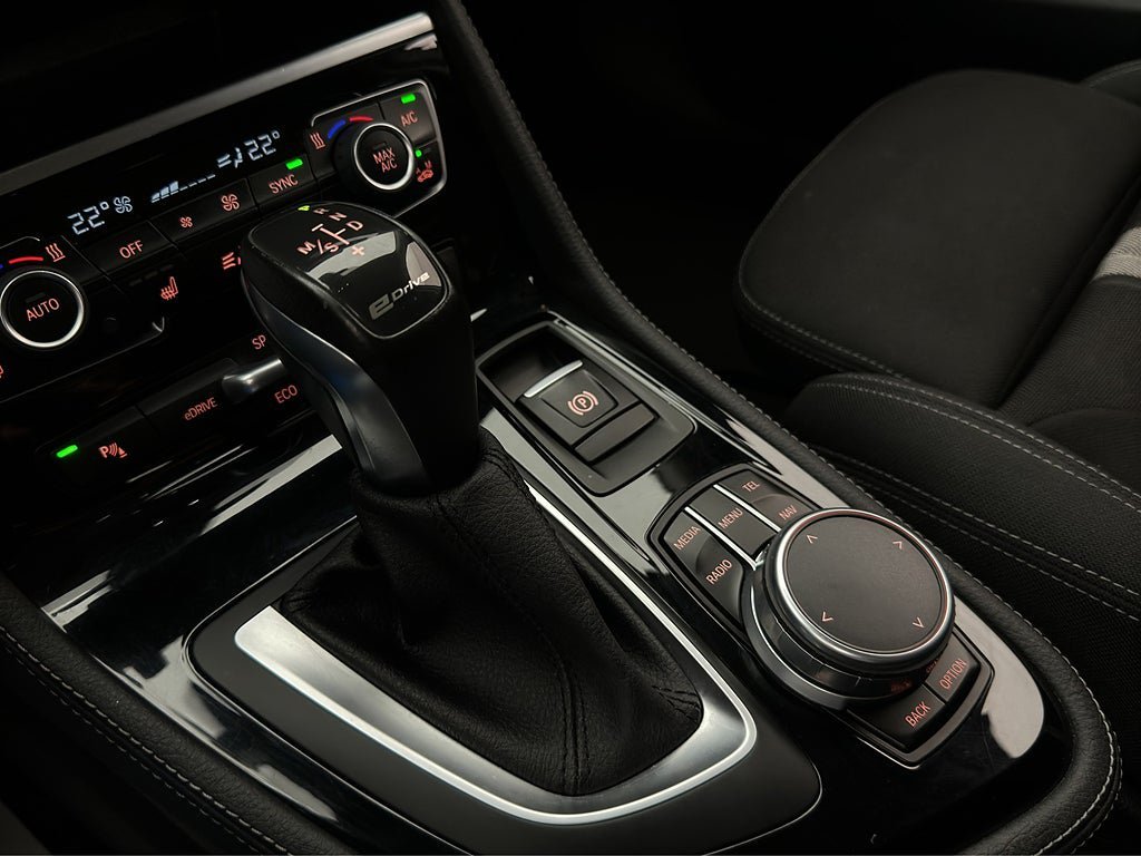 Vehicle Image 24