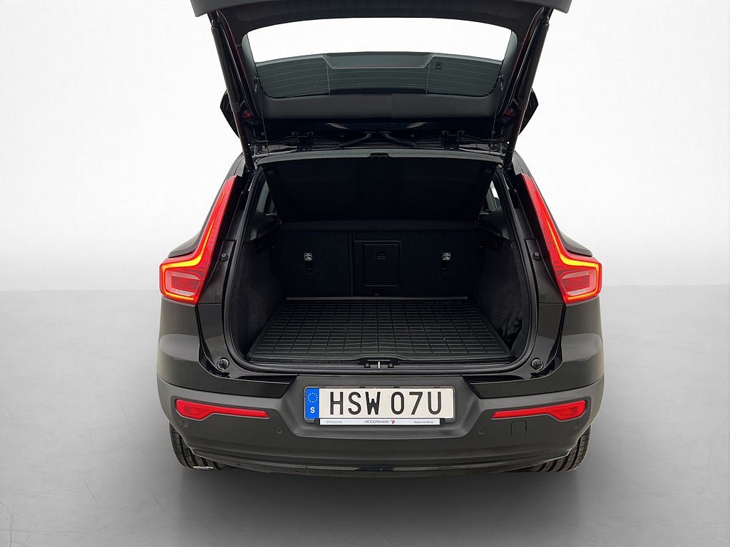 Vehicle Image 32