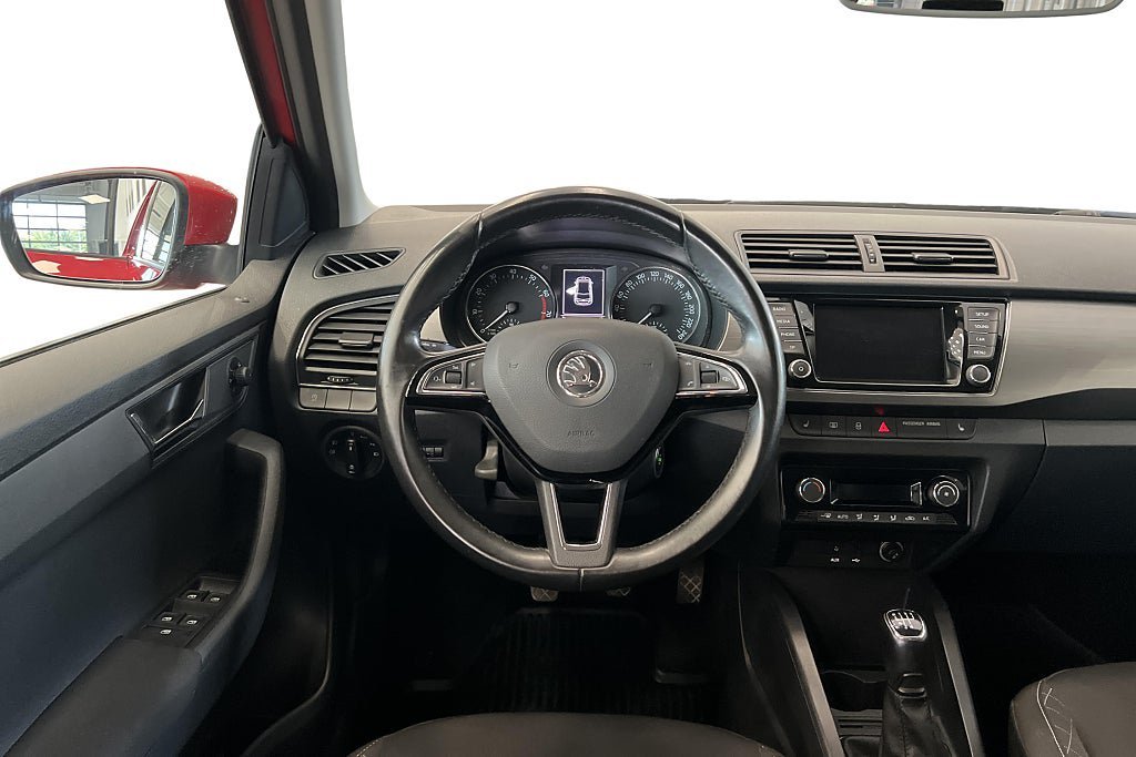 Vehicle Image 12